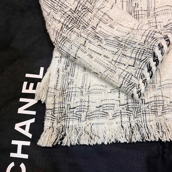 Chanel Jacket - Picture 7 of 7
